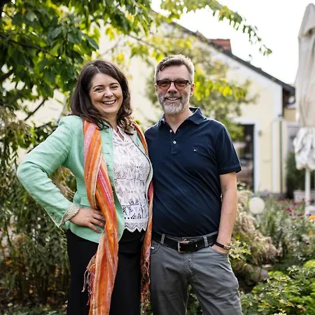 Der Winzerhof 3* 아카우