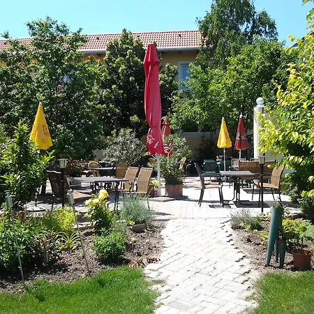 Der Winzerhof אכאו